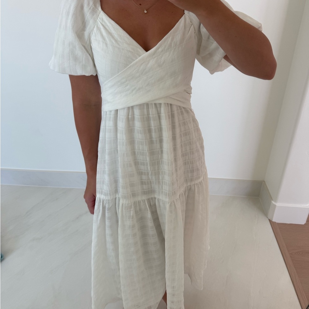 ASTR white dress - Picture 2 of 2